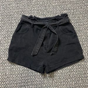 Boohoo Paper bag Shorts (black)